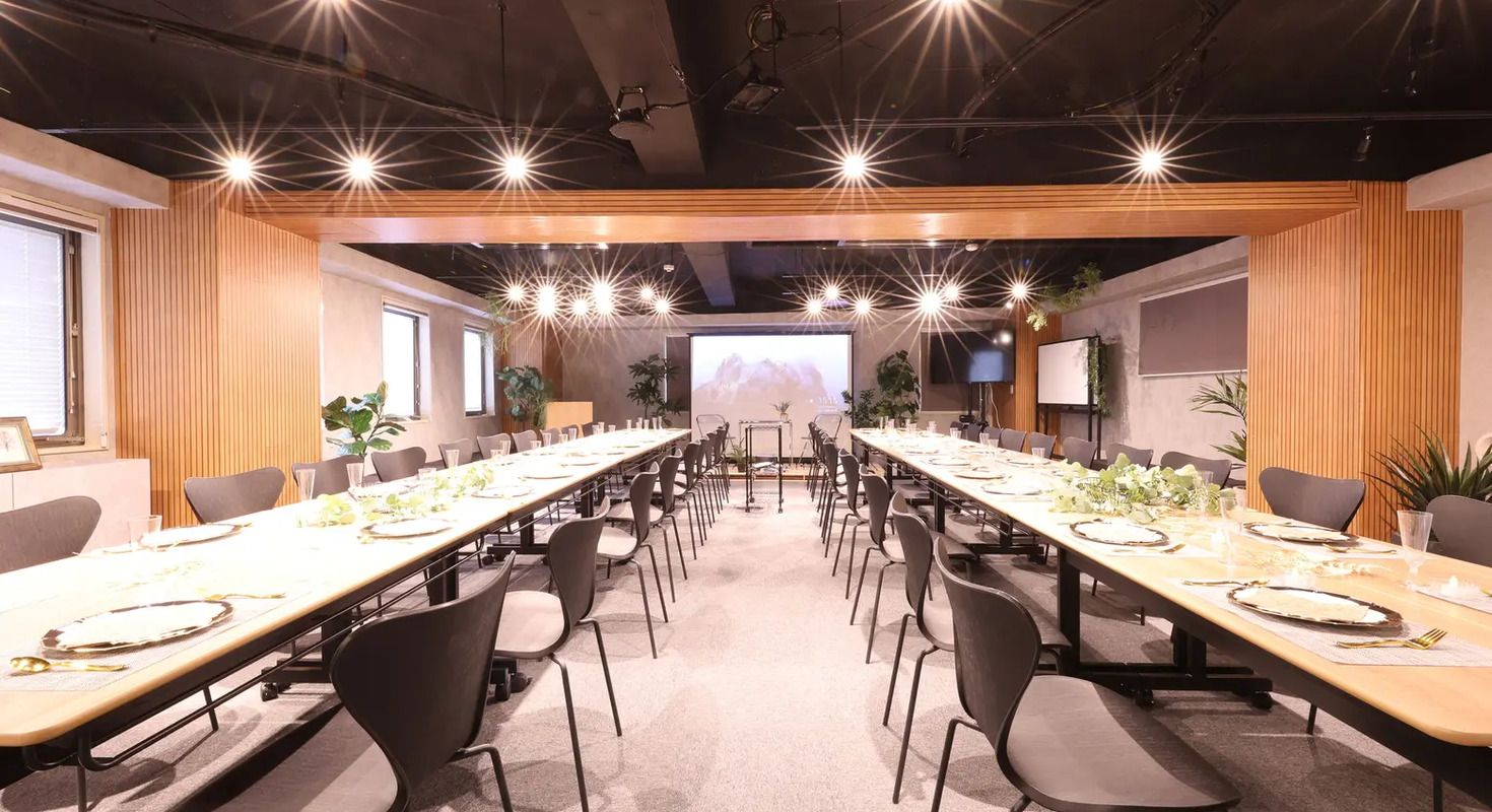会議・セミナー・ワークショップから懇親会・歓送迎会・同窓会・撮影・ボードゲーム大会など、様々な用途でご利用いただける設備充実の会場です✨