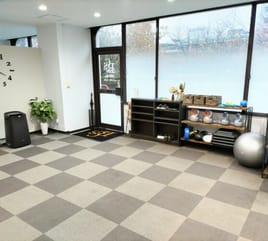 博多のレンタルジム | 最新設備で快適トレーニングができる！ パーソナルトレーニングジムBCS-ビークス-