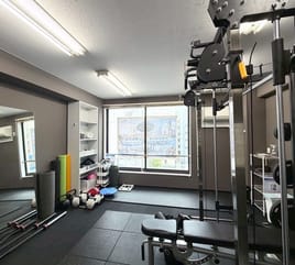 【横浜関内駅徒歩2分】24時間プライベートレンタルジム - 自分だけの空間で本格トレーニング！ BlueStar☆Gym横浜関内店