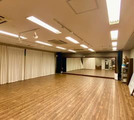 【吉祥寺駅徒歩5分】スポットライト完備！40名収容可能！ダンス・ヨガからパーティー・会議まで対応 スタジオアムリタ・ウエスト(B1)