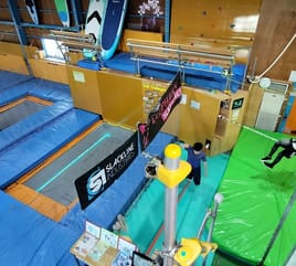 人気のボルダリングとスラックラインが楽しめる新感覚スポーツジム！遊びゴゴロ満載な大人の遊び場