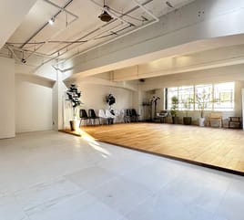 【高田馬場駅徒歩10秒】🌸学割あり🎓撮影・パーティー・推し活OK！108㎡レンタルスペース✨