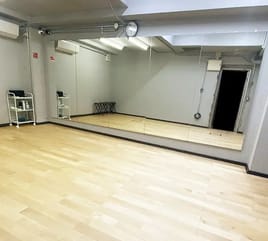【京都・河原町】当日予約OK！鏡＆音響完備のダンス向けレンタルスタジオ（Aスタジオ） レンタルスタジオ Dancers河原町店　Aスタジオ