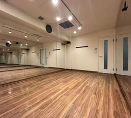 【川崎駅2分】韓国風ミラー完備✨少人数トレーニングやダンス・撮影に最適