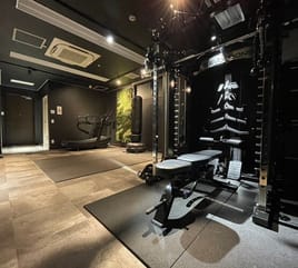 【関内駅から徒歩3分】オールインワンラック完備！洗練された完全個室レンタルジム
