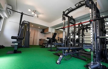 自身のトレーニングに集中できる！ 完全予約制・完全貸切りの時間貸しパーソナルトレーニングジムです。 シリウスジム Sirius Gym
