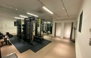 中目黒駅5分の高級感あふれる個室ジム｜Wi-Fi・InBody・更衣室完備 