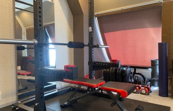 【新富町駅徒歩2分】完全個室で各種機材も完備！PREMIUM LIFE FITNESS 東銀座 5F