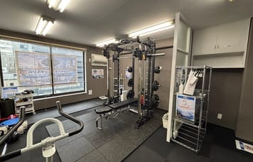 【横浜関内駅徒歩2分】24時間プライベートレンタルジム - 自分だけの空間で本格トレーニング！ BlueStar☆Gym横浜関内店