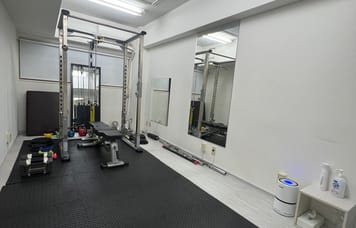 【表参道駅より徒歩4分】高品質な設備が揃った完全個室のプライベート空間！撮影・ミット打ち可
