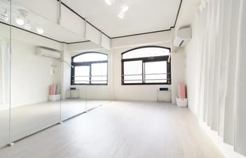 【大宮駅4分】ミラー完備！ダンス・ヨガに最適なレンタルスタジオ｜リーズナブルな価格設定