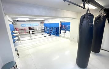 【横浜駅徒歩5分】サンドバッグ2本・リング完備！シャワー＆グローブ貸出OKのボクシングジム