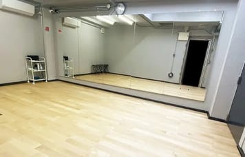 【京都・河原町】当日予約OK！鏡＆音響完備のダンス向けレンタルスタジオ（Aスタジオ） レンタルスタジオ Dancers河原町店　Aスタジオ