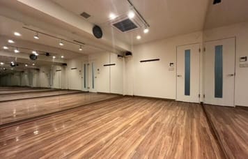【川崎駅2分】韓国風ミラー完備✨少人数トレーニングやダンス・撮影に最適
