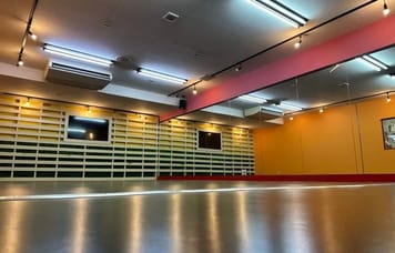 【池袋・北池袋】防音完備の多目的レンタルスタジオ｜ダンス・ヨガ・トレーニング・会議・カラオケ対応！