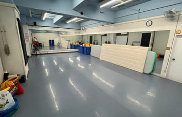 【木更津駅徒歩4分】鏡2面＆Bluetoothスピーカー完備｜ダンス・ヨガ・ピラティスに最適な55㎡