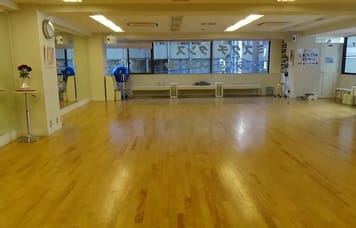 【関内駅徒歩2分】80㎡の広々ダンス・ヨガ向けレンタルスタジオ｜鏡・音響・換気◎