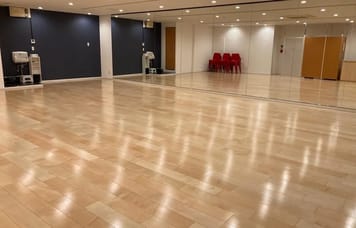 横浜・大口駅5分｜リハーサルに最適な鏡9.2m！広々78㎡のナチュラルダンススタジオ:Wi-Fi完備 DANCE STUDIO☆carat
