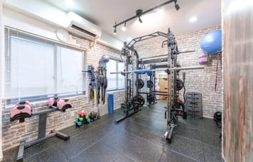 中野駅徒歩3分｜手ぶらOK【ウェア/靴/タオル/水/シャワー全て無料】｜地域最安🉐｜清潔感✨  Brightenパーソナルジム 中野店