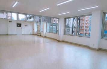 【駅チカ徒歩2分】自然光差し込む明るい60㎡以上の広々レンタルスタジオ レンタルスタジオminato湊川店