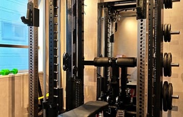 【新中野駅徒歩３分】パワーラック、ダンベル、ヨガマット、シャワーまで完備の完全個室レンタルジム 