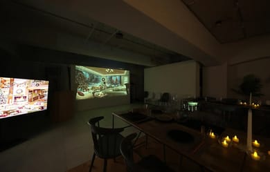 夜には、プロジェクターと大型モニターを使用した映画鑑賞やプレゼンテーションが可能。落ち着いた照明とキャンドルの演出により、特別な時間を演出。パーティーやイベントの演出にも活用できる。