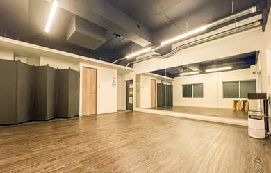 大型鏡完備でダンスの個人練習やレッスンに最適