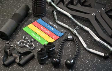 トレーニングに必要なアダプターも豊富にご用意しております。他にもTANITAの体重計やストレッチマットも御座います。