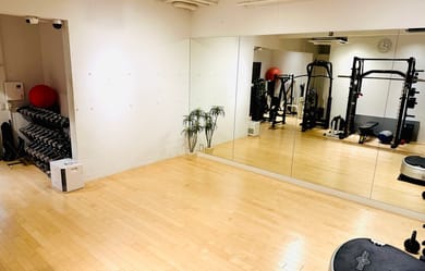 バトルロープもありますし、メディスンボールもありますので様々なサーキットトレーニングにも対応可能となっております。