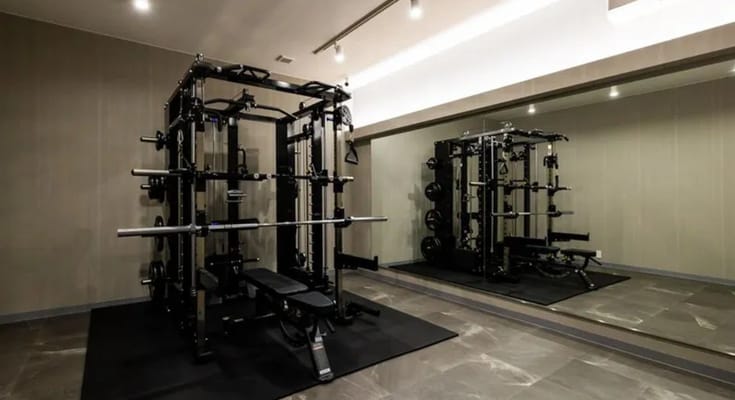 落ち着いた内装の中で、集中してトレーニングができる環境🌿