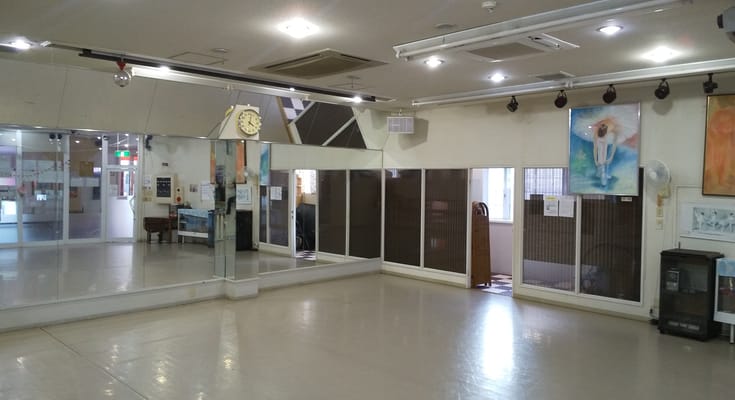 JR京橋駅南口改札口
徒歩８分
天井が高く、快適な空間Aスタジオ