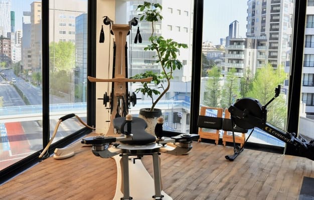 ビルの最上階の角部屋で日当たり良好です
ジャロトニックは有資格者のみ使用可能です
