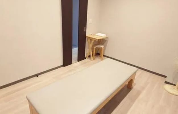 施術ベットもあり、様々な用途でお使いいただけます