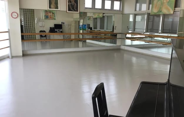 吉田夏子ミュージカルセンターの室内
Bスタジオはピアノをご利用いただけます！