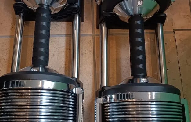 その他重量トレーニング器具
・オリンピックバーベル（20kg）
・ダンベル（1kg～32kg）
・ケトルベル（12kg、16kg、20kg）