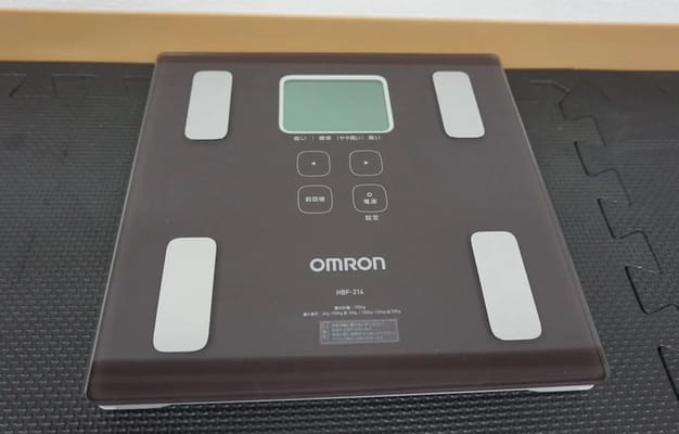 OMRONの体重計です