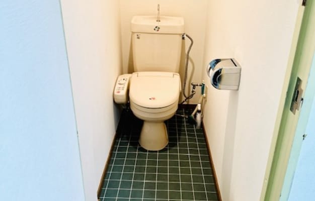 室内にトイレあります。
