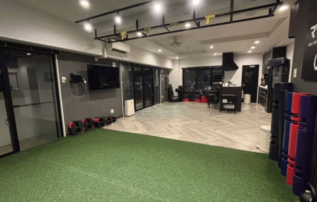 様々なトレーニングツールも設置してあり自主トレやグループトレーニングも可能！