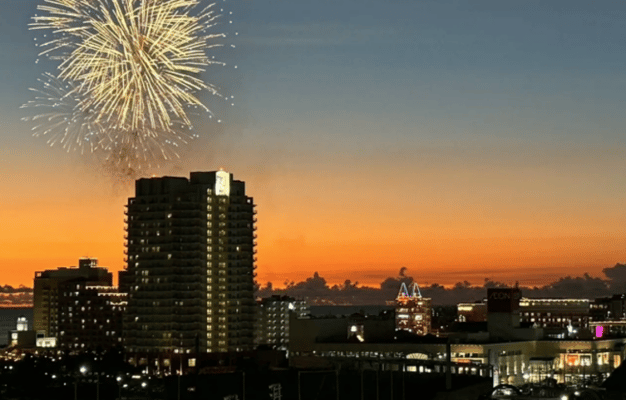 花火の日は特等席で観覧できます♪