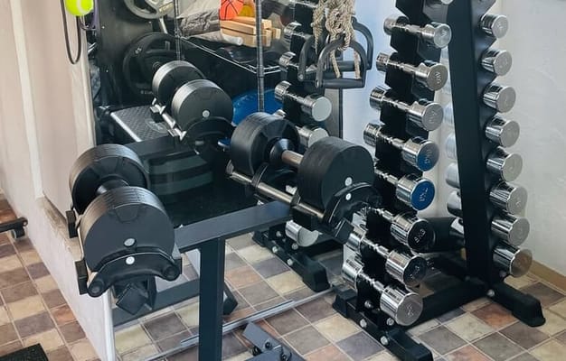 鍛えたい部位に合わせたトレーニング機器を完備！💪✨
目的に応じたマシンを使って、効率よくトレーニングを行えます。