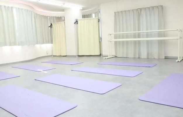 ヨガもできます/レンタルスタジオPleasureの室内写真