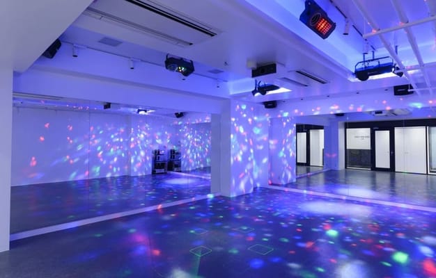 スタジオに完備している照明を変えることもできます！