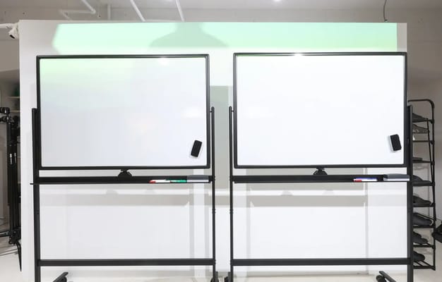 2つのホワイトボード整備されており、ミーティングや会議に最適。