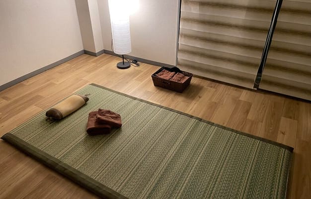 タイ古式マッサージ用たたみマット
パートナーストレッチにもご利用ください