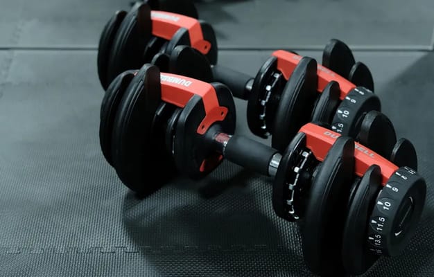 トレーニング設備：可変式ダンベル