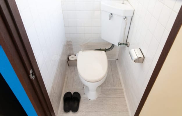 トイレはスタジオ内にあります