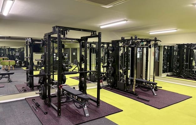 パーラックとオールインワンラックが1台ずつございます。