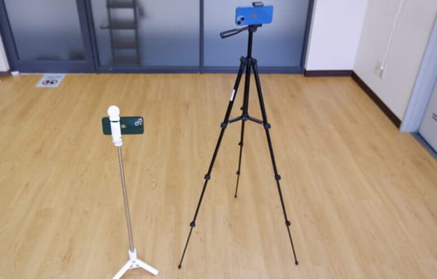 スマホ用三脚で動画撮影可能