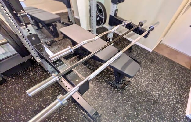 バーベルはオリンピック、軽量（10kg）、EXバーをご用意