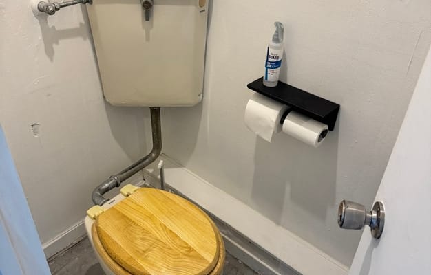 トイレです。スタッフがほぼ毎日清掃と点検をしております。